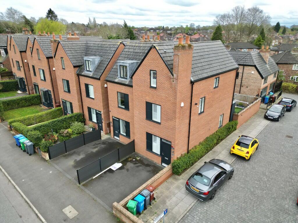 4 bedroom semidetached house for sale in Mauldeth Road, Stockport