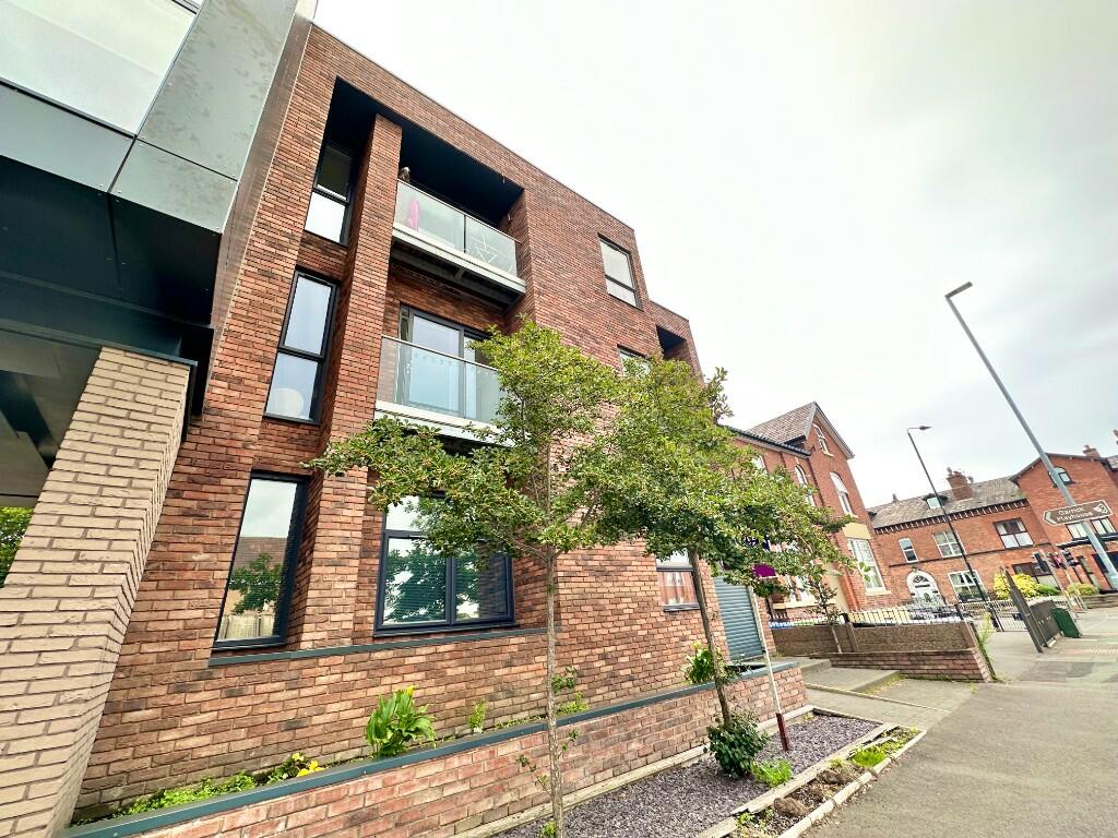 2 bedroom apartment for sale in Woodlands Road, Altrincham, Cheshire
