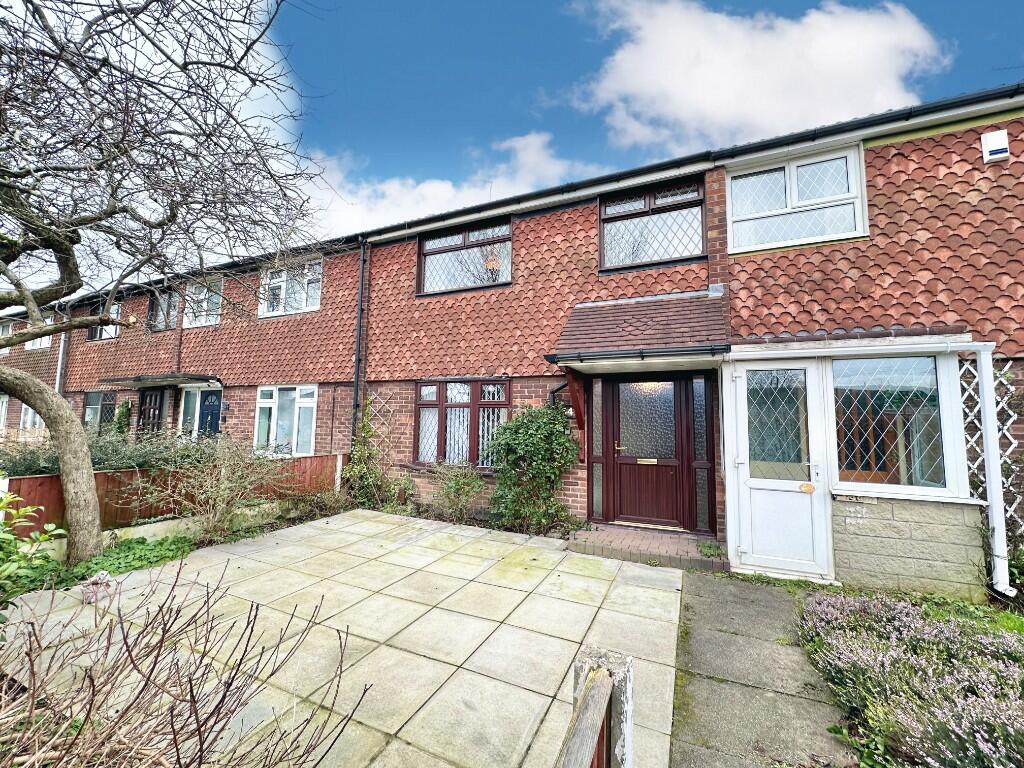 3 bedroom terraced house for sale in Sandbach Road, Sale, Greater Manchester, M33