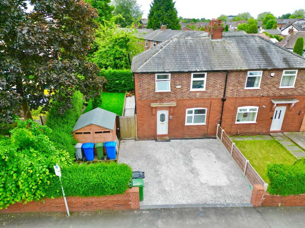 3 bedroom semidetached house for sale in Glebelands Road, Sale