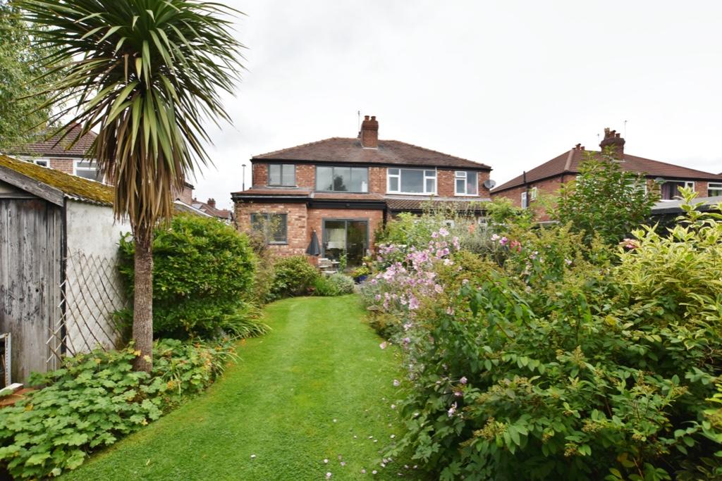 3 bedroom semidetached house for sale in Riddings Road, Altrincham