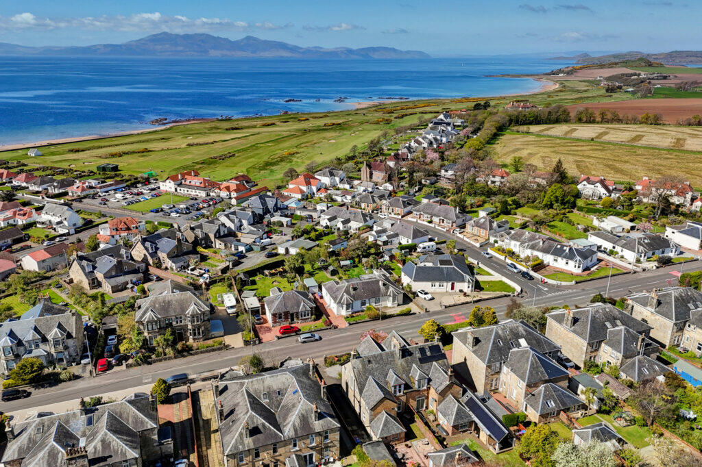 4 bedroom semidetached house for sale in 9 Snowdon Terrace, Seamill