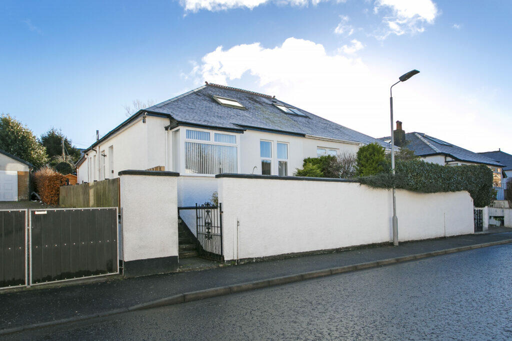 2 bedroom semidetached bungalow for sale in 26 Moorburn Road, Largs
