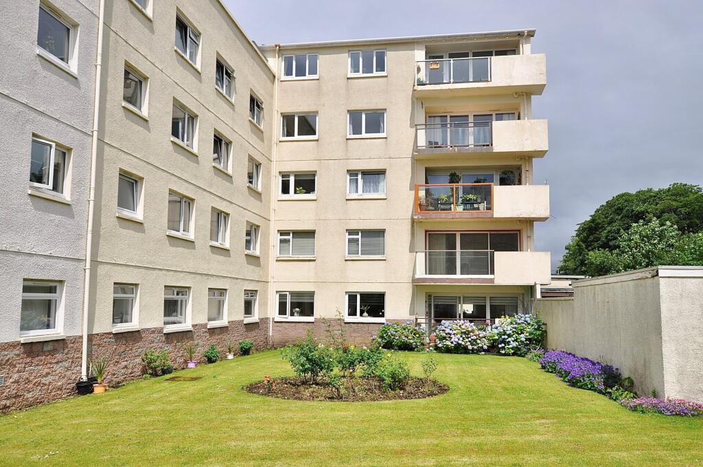 Main image of property: 40 Castlebay Court, Largs, KA30 8DS