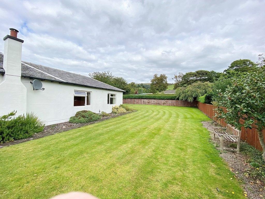 3 bedroom cottage for sale in Kaim View, Fairlie, KA29