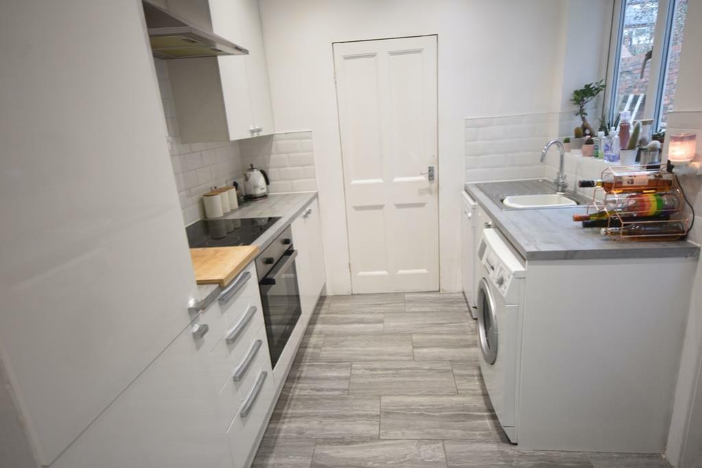 2 bedroom ground floor flat for rent in Warton Terrace, Heaton, NE6