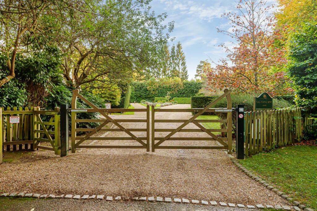 Additional property image - High Road, Chipstead, Coulsdon
