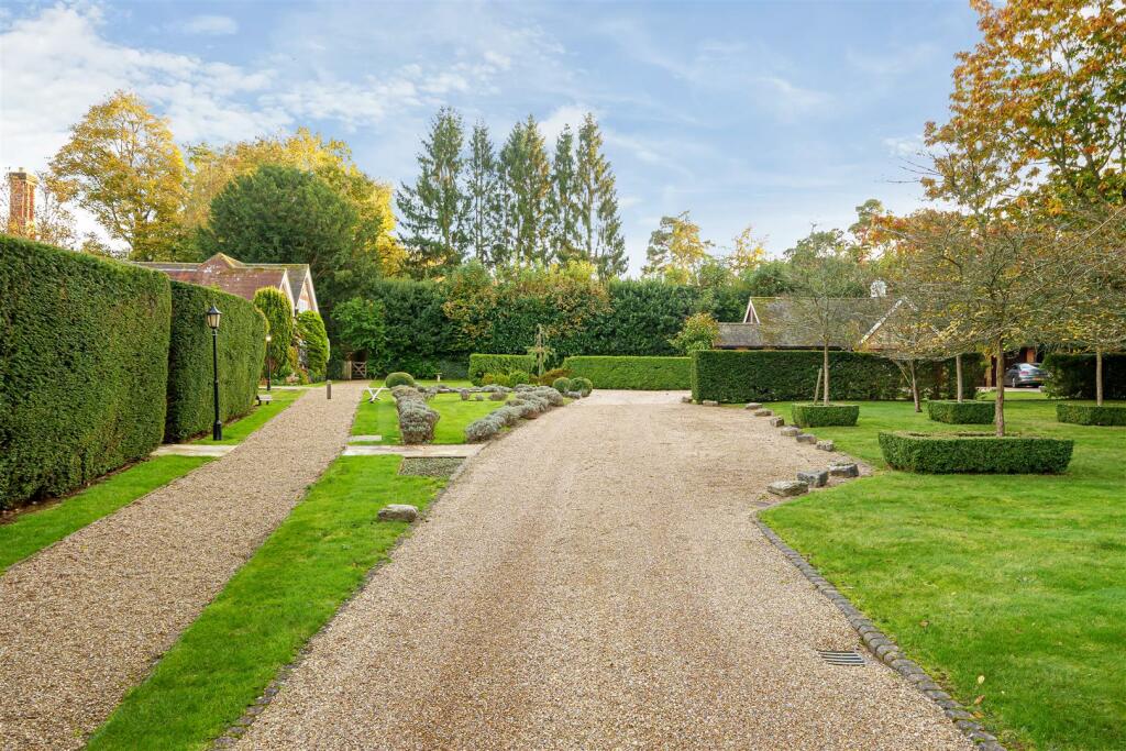 Additional property image - High Road, Chipstead, Coulsdon