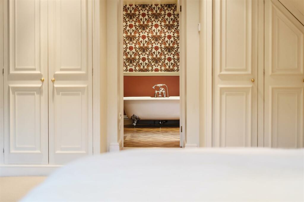 Additional property image - High Road, Chipstead, Coulsdon