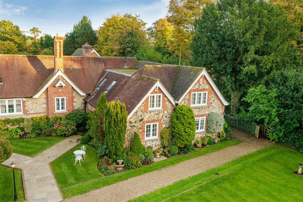 Additional property image - High Road, Chipstead, Coulsdon