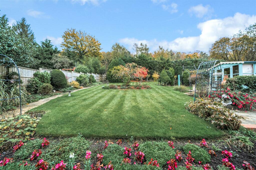 Additional property image - Lackford Road, Chipstead, Coulsdon