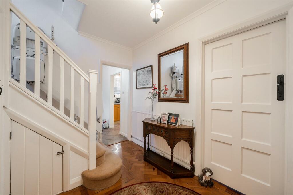 Additional property image - Lackford Road, Chipstead, Coulsdon