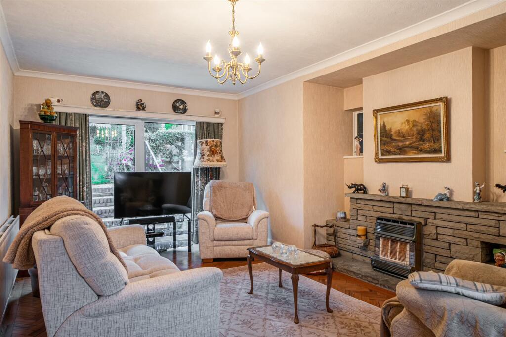Additional property image - Lackford Road, Chipstead, Coulsdon