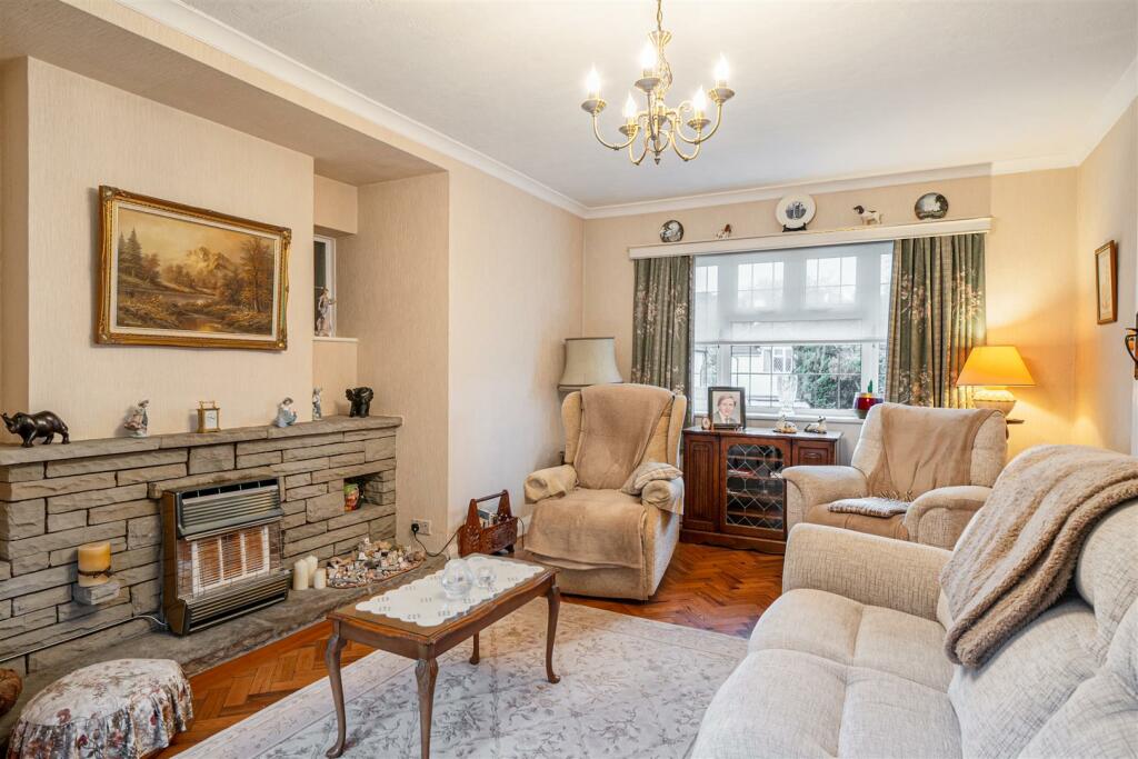 Additional property image - Lackford Road, Chipstead, Coulsdon