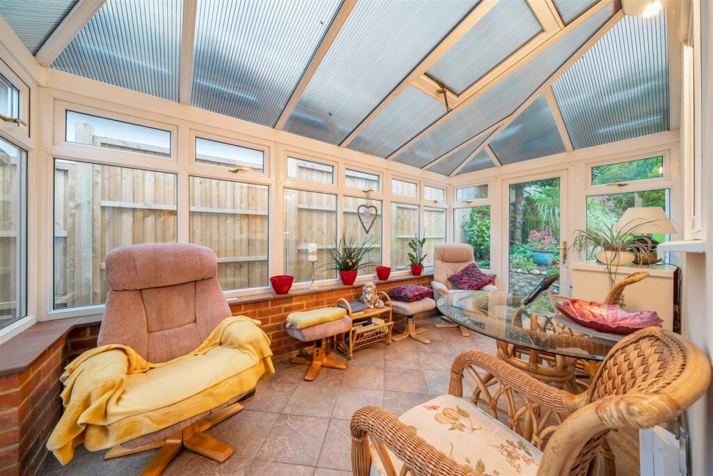 Additional property image - Lackford Road, Chipstead, Coulsdon