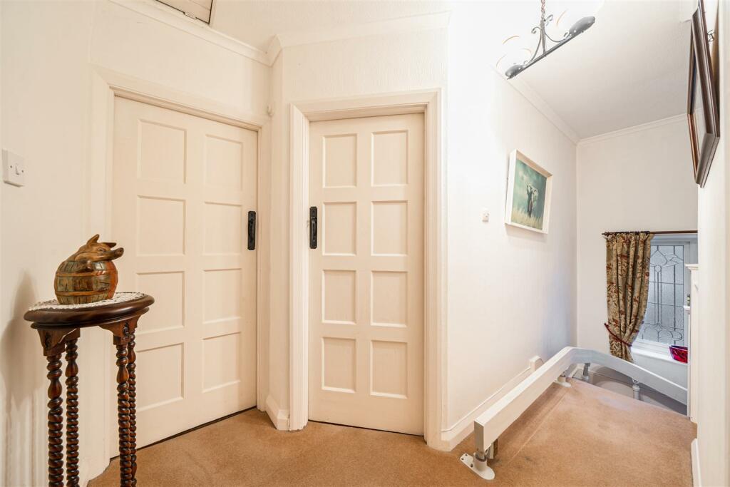 Additional property image - Lackford Road, Chipstead, Coulsdon