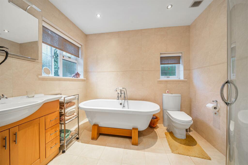 Additional property image - Lackford Road, Chipstead, Coulsdon