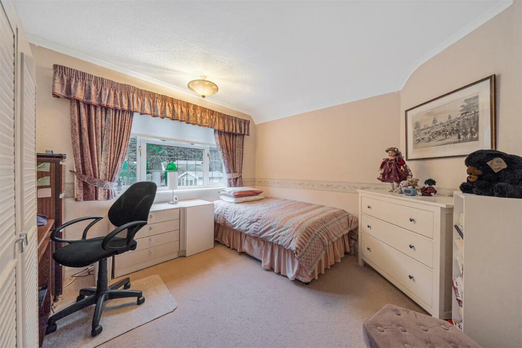 Additional property image - Lackford Road, Chipstead, Coulsdon