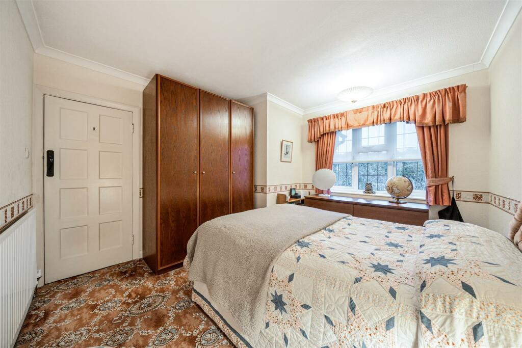 Additional property image - Lackford Road, Chipstead, Coulsdon
