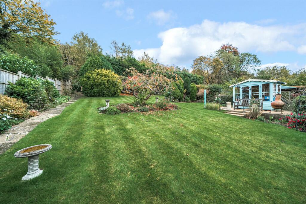 Additional property image - Lackford Road, Chipstead, Coulsdon
