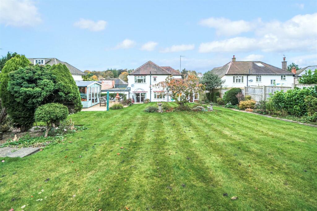 Additional property image - Lackford Road, Chipstead, Coulsdon