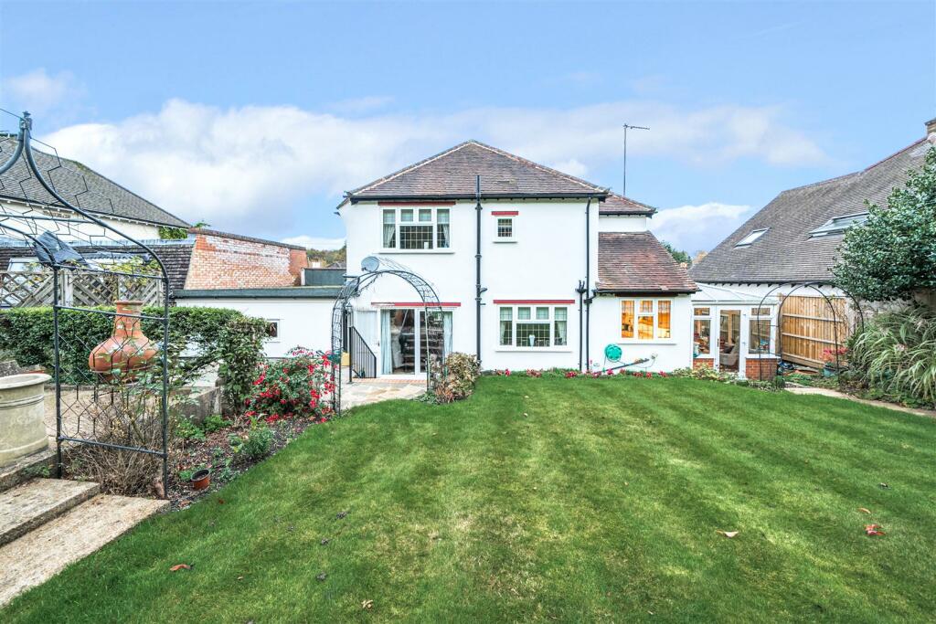 Additional property image - Lackford Road, Chipstead, Coulsdon