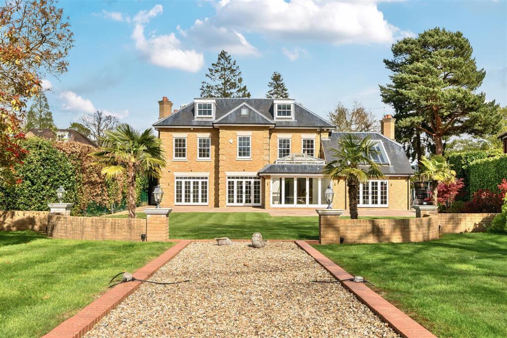 Main image of property: Warren Drive, Kingswood