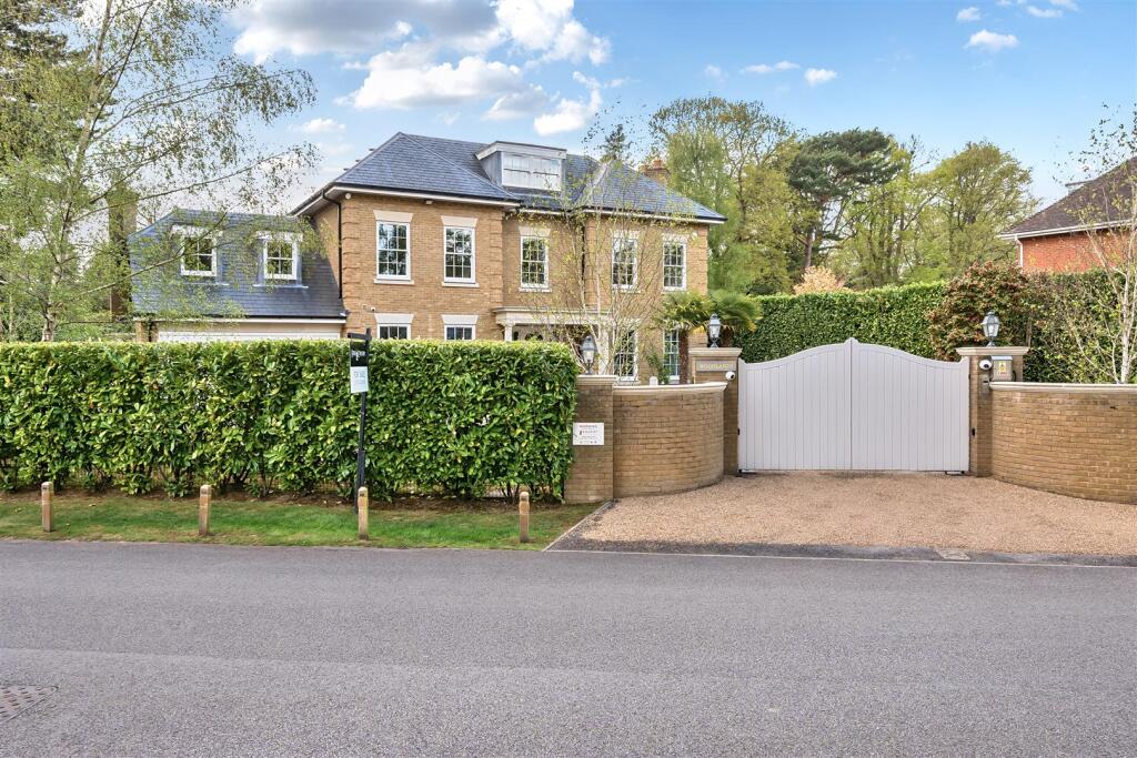 Main image of property: Warren Drive, Kingswood