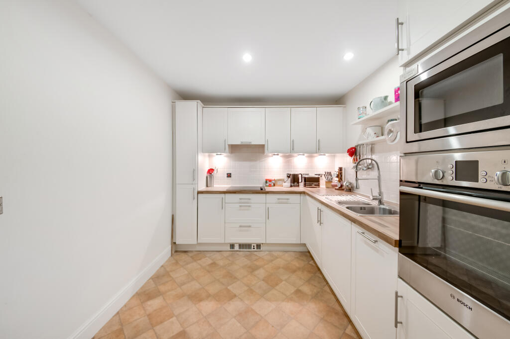 1 bedroom retirement property for sale in Audley Clevedon, Ben Rhydding