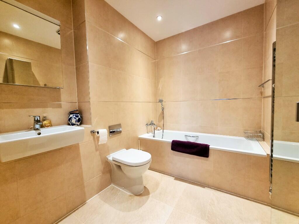 2 bedroom retirement property for sale in Mote Park, Maidstone, Kent, ME15