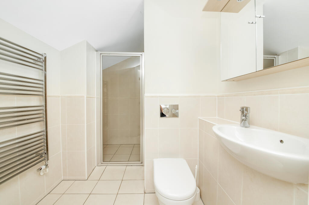 2 bedroom retirement property for sale in Audley Clevedon, Ben Rhydding