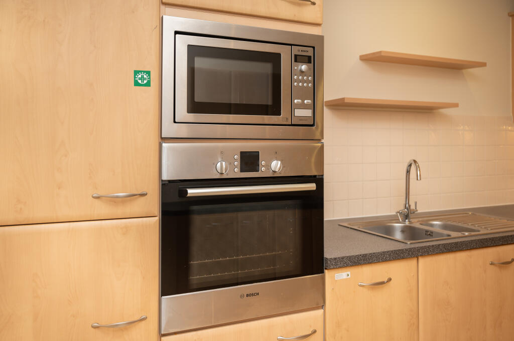 1 bedroom retirement property for sale in Ben Rhydding Drive, Ilkley, West Yorkshire, LS29