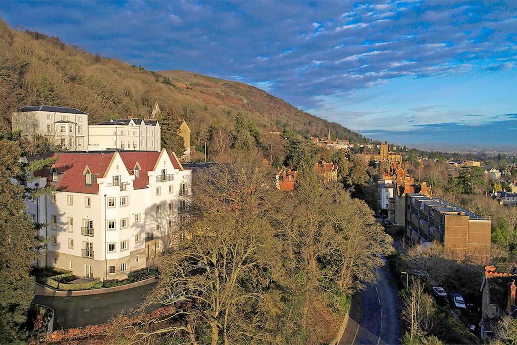 Main image of property: Ellerslie Drive, Malvern, Worcestershire, WR14