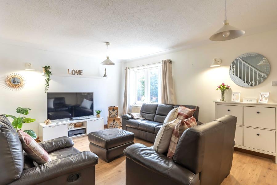Additional property image - Oaktree Crescent - Bradley Stoke