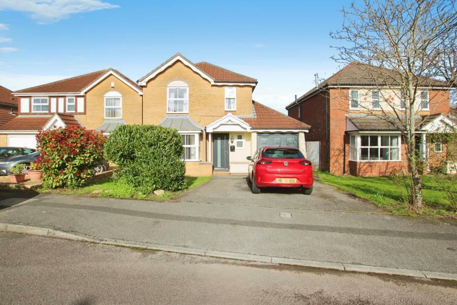 4 bedroom detached house for rent in Wheatfield Drive Bradley Stoke, BS32