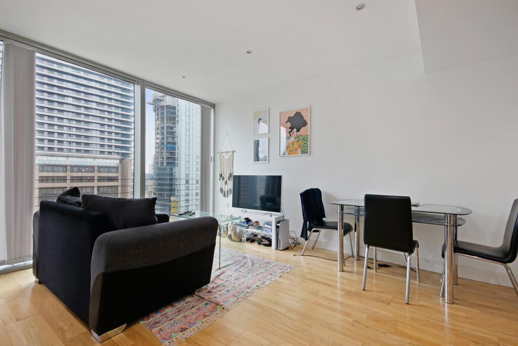 Main image of property: The Landmark, Canary Wharf, E14