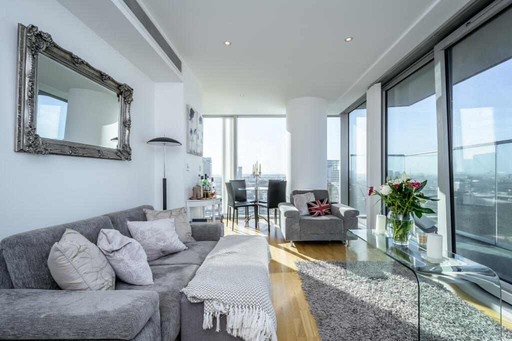 Main image of property: The Landmark, Canary Wharf, E14