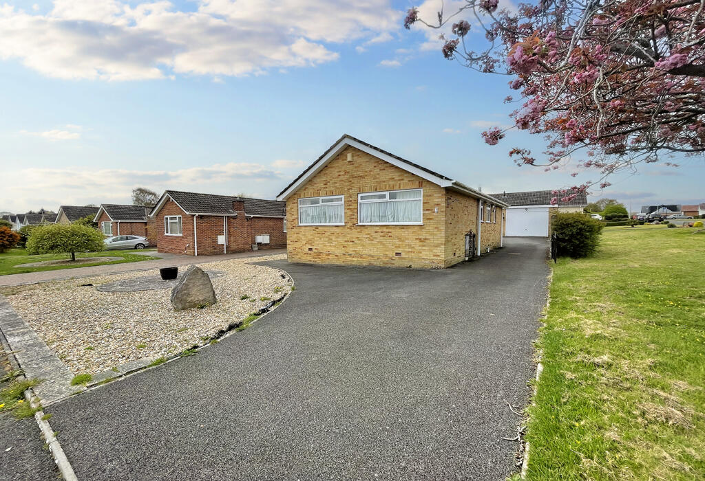 2 bedroom detached bungalow for sale in Layard Drive, Wimborne, Dorset