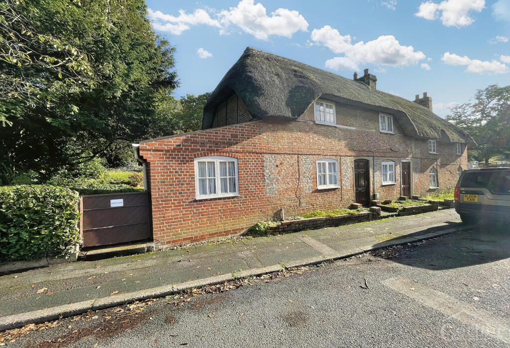 2 bedroom cottage for sale in East Howe Lane, Bournemouth, Dorset, BH10