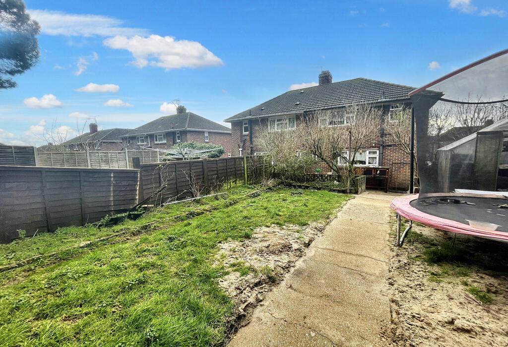 2 bedroom semidetached house for sale in Scott Close, Wallisdown