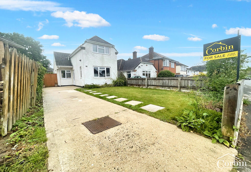 3 bedroom detached house for sale in Kinson Park Road, Bournemouth