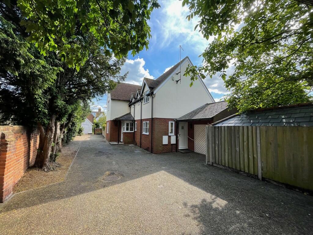 4 bedroom detached house for rent in Witney Road, BurnhamonCrouch, CM0