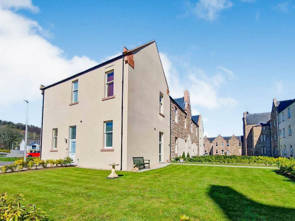 3 bedroom town house for sale in Great Glen Place, Inverness, IV3