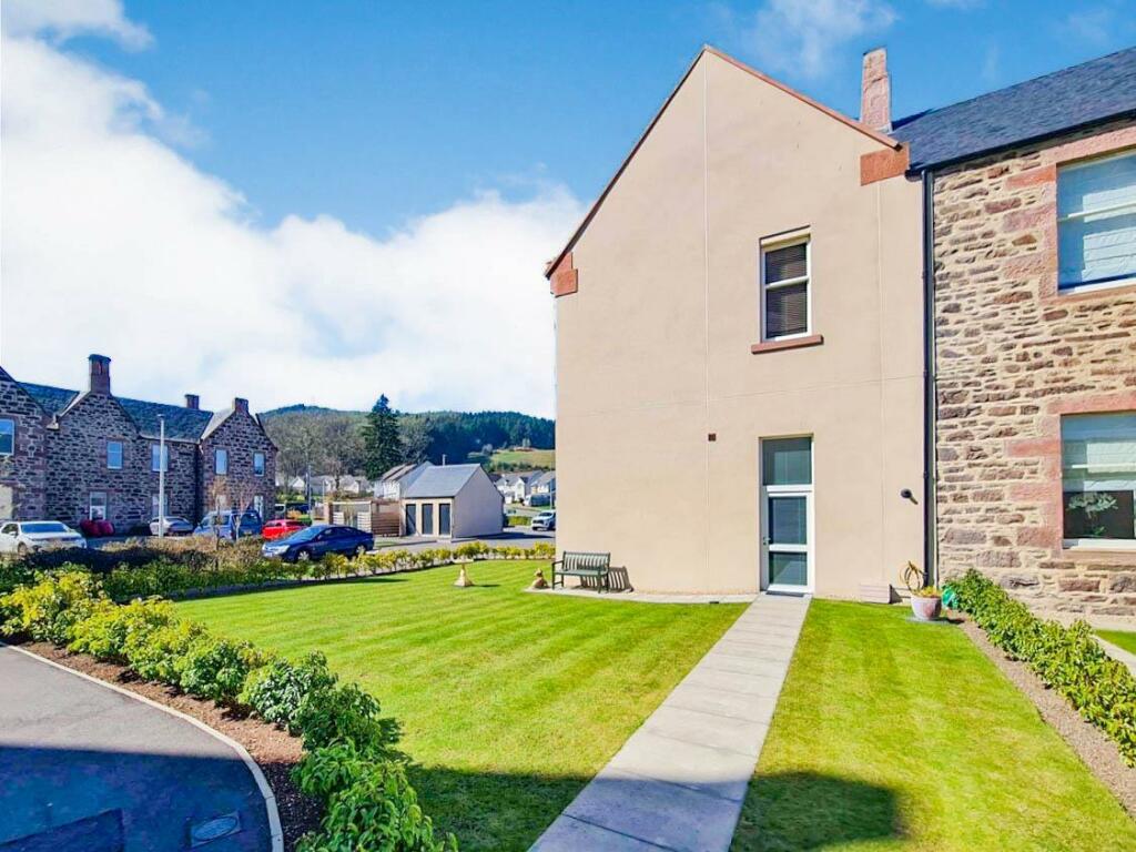 3 bedroom town house for sale in Great Glen Place, Inverness, IV3