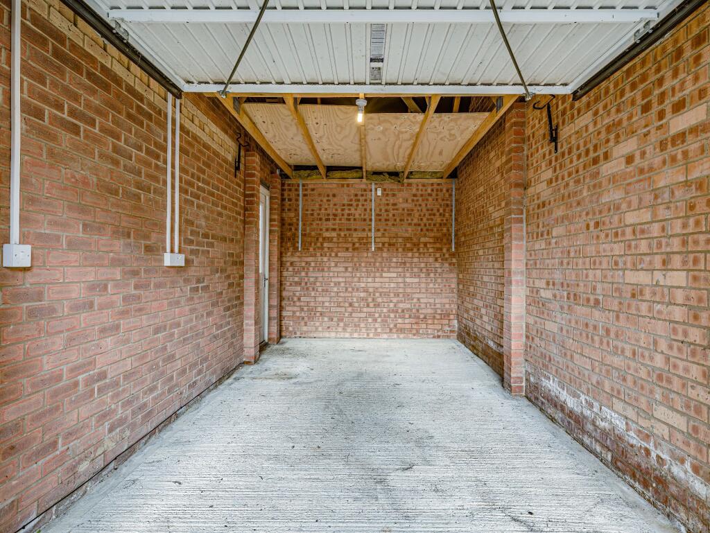 Additional property image - Lundy Walk, Hailsham