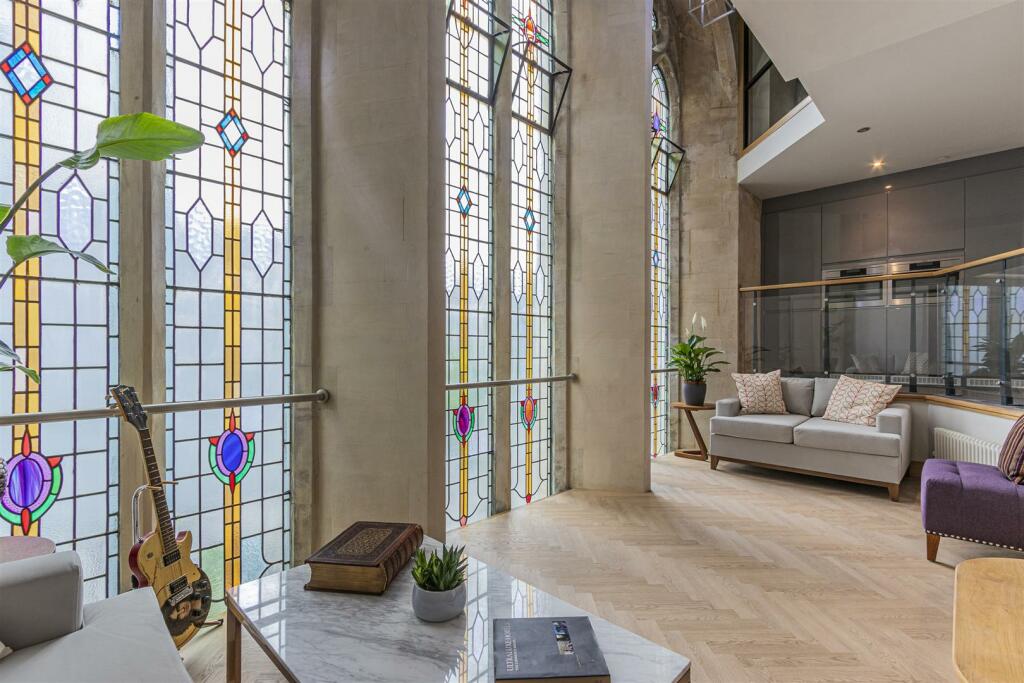 3 bedroom duplex for sale in St James Church, City Centre, Cardiff, CF24