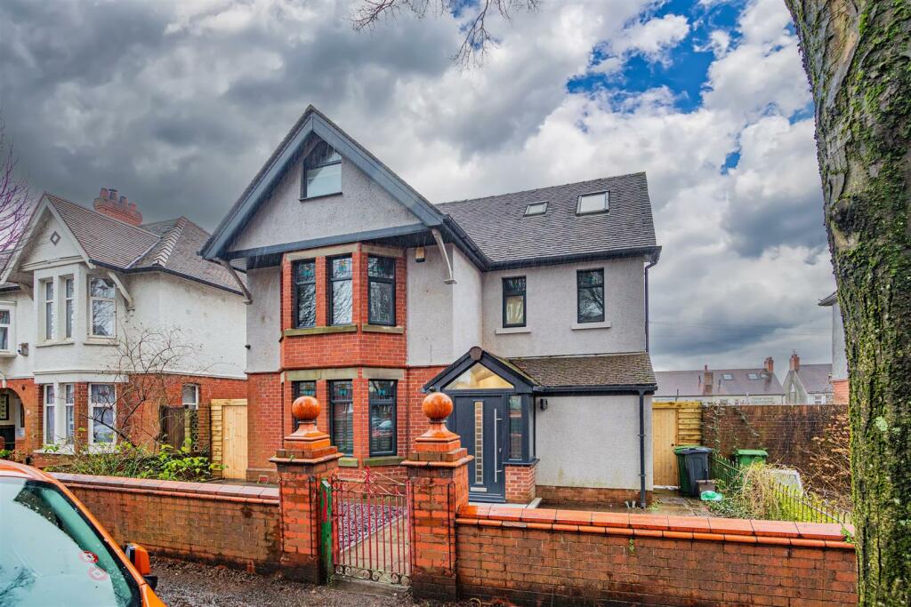 4 bedroom detached house for sale in Colchester Avenue, Penylan, Cardiff, CF23