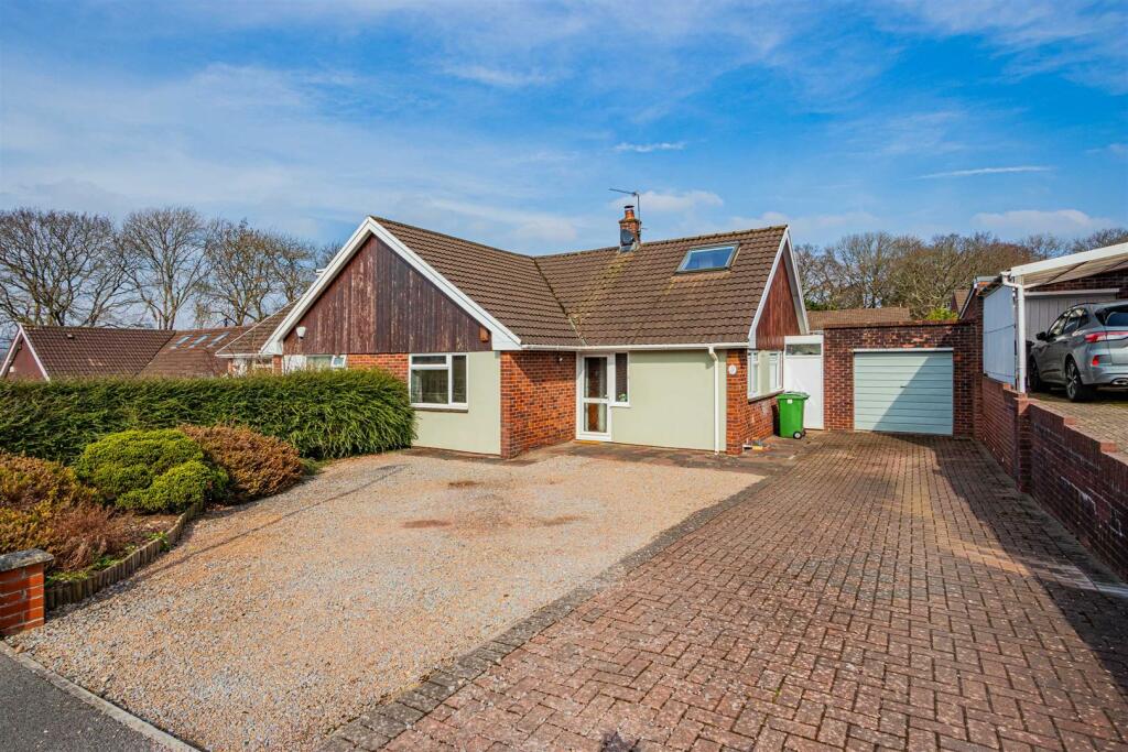 3 bedroom semi-detached bungalow for sale in Carnegie Drive, Cardiff, CF23