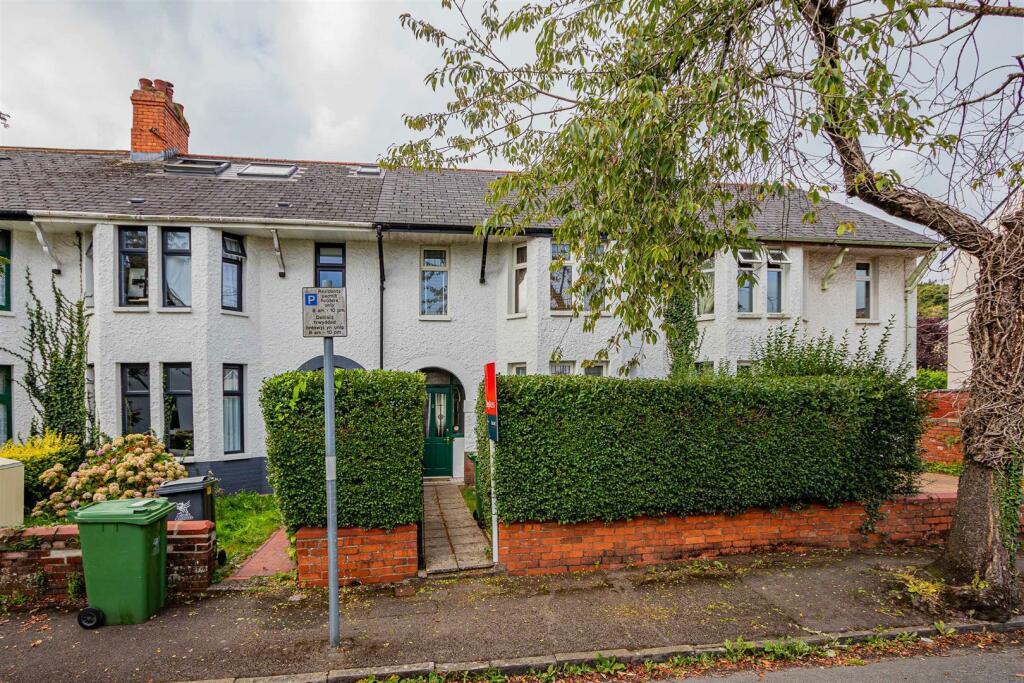 3 bedroom terraced house for rent in Pen Y Bryn Place, Heath, CF14