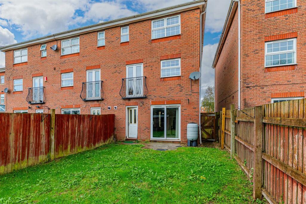 Additional property image - Beaufort Square, Cardiff